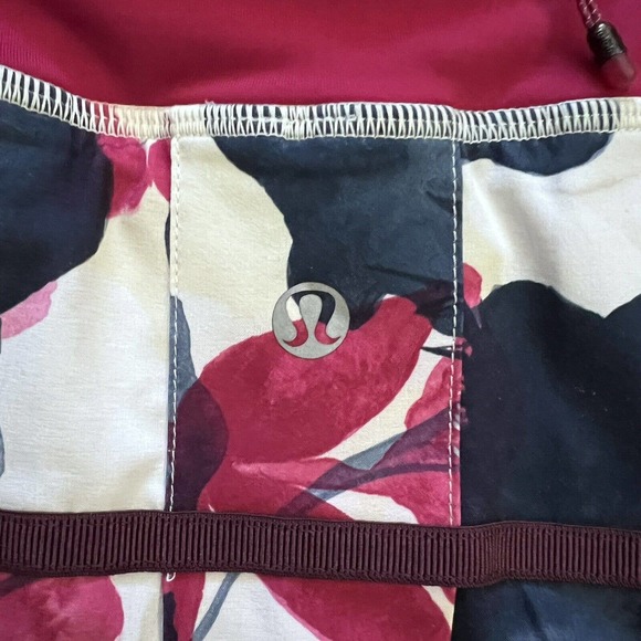 Lululemon Inky Floral Ghost Inkwell Bumble Berry Pleated Pace Setter Skirt 4Tall - Picture 8 of 10